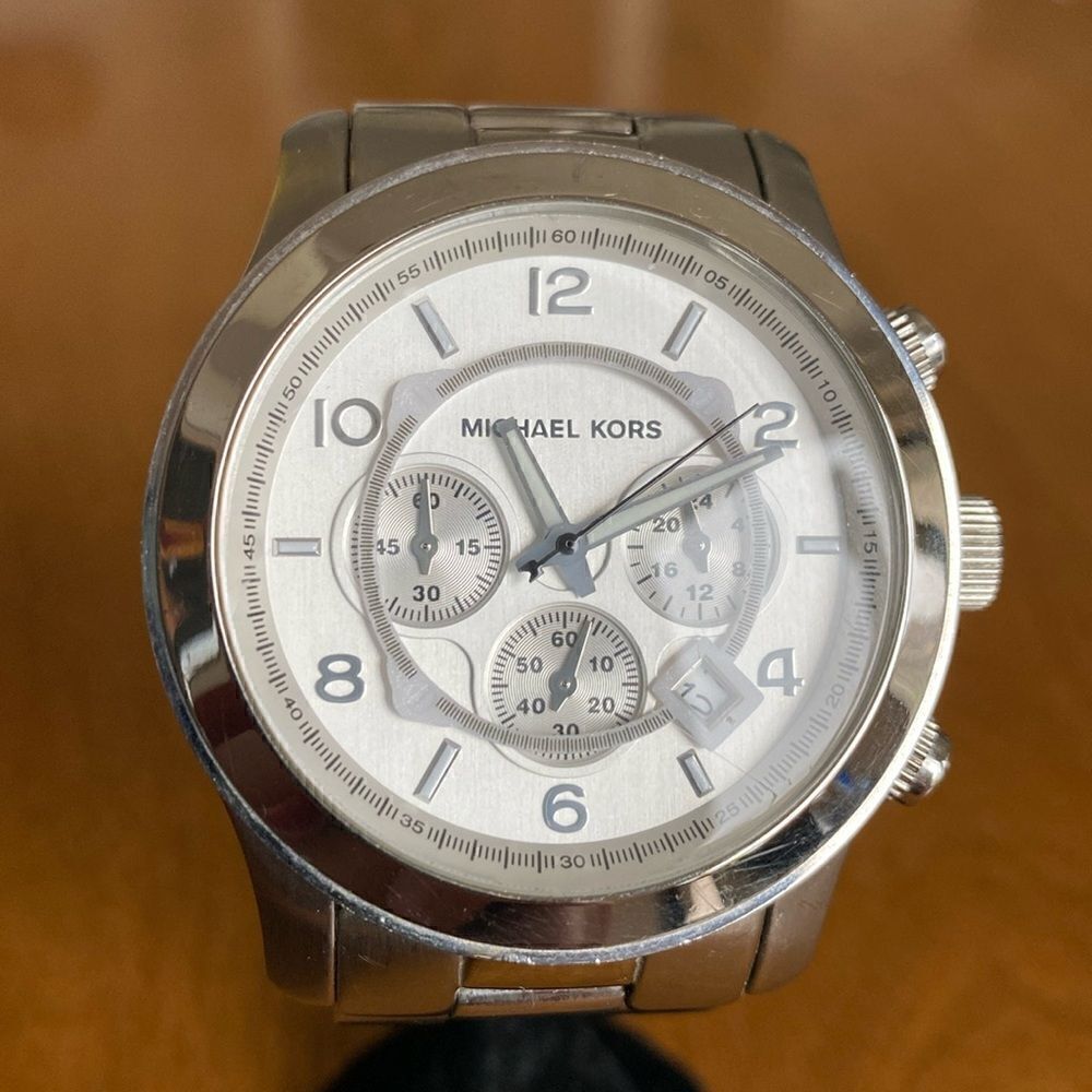Michael Kors Runway Silver Dial Silver Stainless Steel Strap Watch For Men